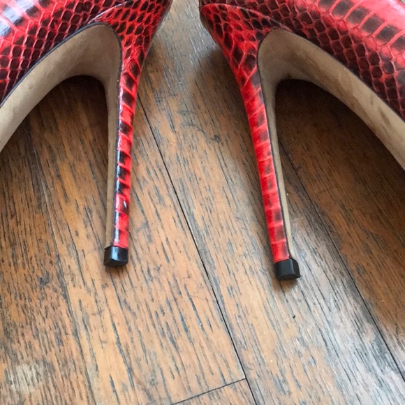 Jimmy Choo Red 'anouk' Elaphe Snakeskin Pumps 38.5 - Picture 6 of 9